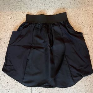 Wilfred 100% silk skirt with flattering wide elastic waist and zipper.
